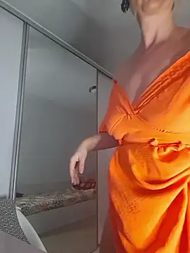 Snapshot of merlyn4 chatting on November 22, 2025, 11:53 am merlyn4 online show from November 22, 2025, 11:53 am