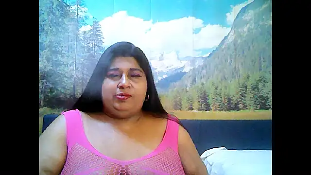 Snapshot of indianhoney694u chatting on October 24, 2025, 5:31 pm indianhoney694u online show from October 24, 2025, 5:31 pm