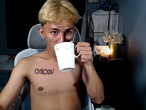 Snapshot of naughtyboyloy_0 chatting on December 16, 2025, 6:24 pm naughtyboyloy 0 online show from December 16, 2025, 6:24 pm