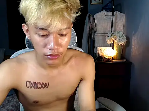 Snapshot of naughtyboyloy_0 chatting on December 17, 2025, 7:25 am naughtyboyloy 0 online show from December 17, 2025, 7:25 am