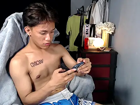 Snapshot of naughtyboyloy_0 chatting on January 6, 2026, 5:49 pm naughtyboyloy 0 online show from January 6, 2026, 5:49 pm