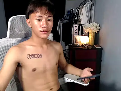 Snapshot of naughtyboyloy_0 chatting on January 8, 2026, 4:20 pm naughtyboyloy 0 online show from January 8, 2026, 4:20 pm