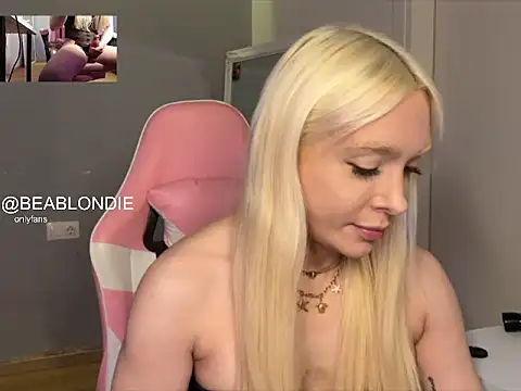 Snapshot of BiaaBlondie chatting on December 16, 2025, 3:28 pm BiaaBlondie online show from December 16, 2025, 3:28 pm