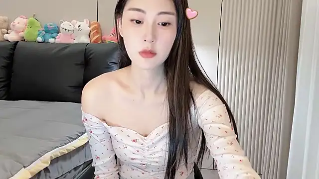 Snapshot of Aquarius-002 chatting on September 19, 2025, 2:18 pm Aquarius-002 online show from September 19, 2025, 2:18 pm