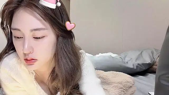 Snapshot of Aquarius-002 chatting on January 19, 2026, 12:31 pm Aquarius-002 online show from January 19, 2026, 12:31 pm