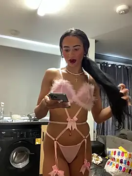 itsyourgirltee online show from September 25, 2025, 2:10 pm