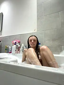 cutietootie02 online show from January 9, 2026, 6:05 am