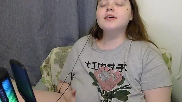 Snapshot of brattyprincessemma chatting on November 4, 2025, 7:13 pm brattyprincessemma online show from November 4, 2025, 7:13 pm