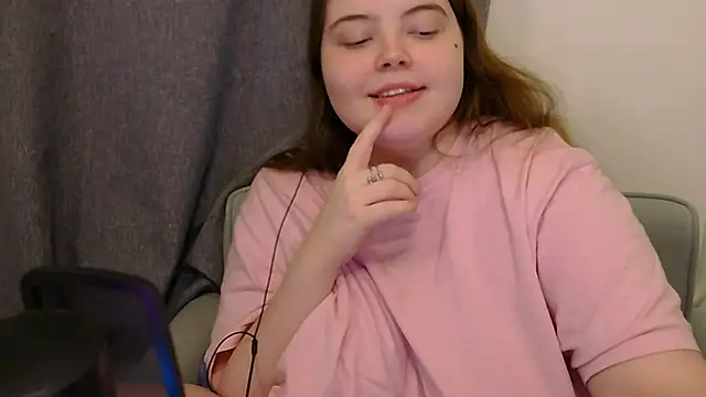 Snapshot of brattyprincessemma chatting on November 18, 2025, 7:07 pm brattyprincessemma online show from November 18, 2025, 7:07 pm