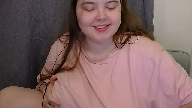 brattyprincessemma online show from April 23, 2026, 7:27 pm