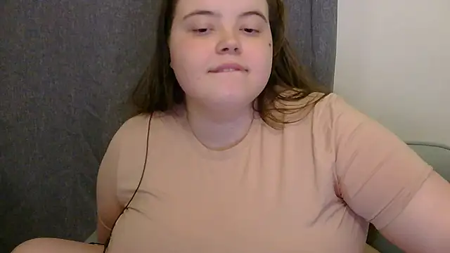 brattyprincessemma online show from April 28, 2026, 6:57 pm