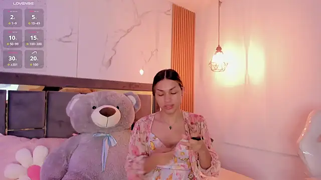 Snapshot of Doll_Isa_ chatting on April 5, 2026, 8:50 pm Doll Isa online show from April 5, 2026, 8:50 pm