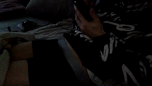 Snapshot of Breezydicksn chatting on October 28, 2025, 3:47 pm Breezydicksn online show from October 28, 2025, 3:47 pm