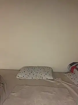 Snapshot of Enyagleam_ chatting on November 16, 2025, 2:06 am Enyagleam online show from November 16, 2025, 2:06 am