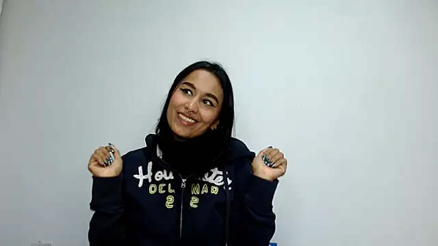 Snapshot of Gia_Lee chatting on October 2, 2025, 3:13 am Gia Lee online show from October 2, 2025, 3:13 am