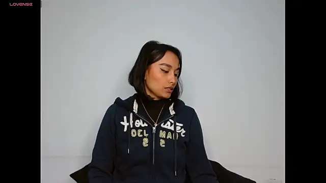 Gia Lee online show from February 26, 2026, 2:21 am