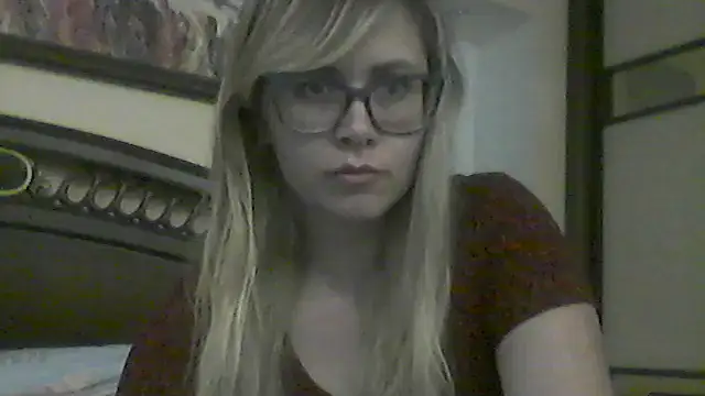 Snapshot of Crystal00Girl chatting on October 31, 2025, 7:48 pm Crystal00Girl online show from October 31, 2025, 7:48 pm