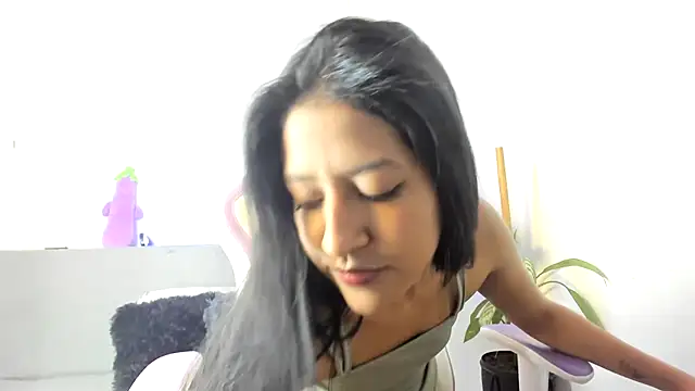 Snapshot of Valery_mz chatting on December 4, 2025, 2:32 am Valery mz online show from December 4, 2025, 2:32 am