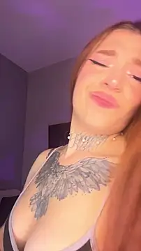 dreamleah  online show from May 9, 2026, 11:32 pm