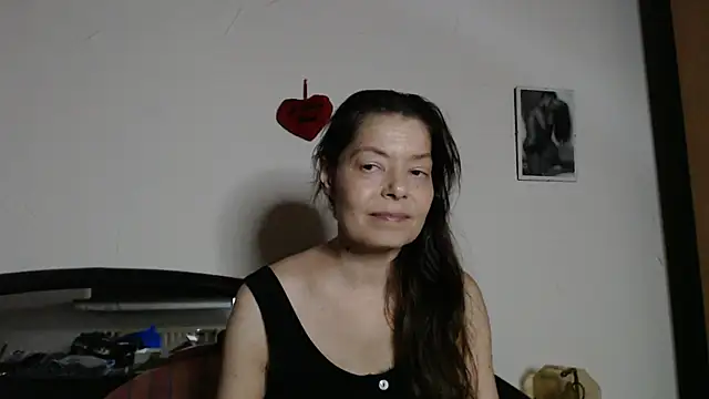 Snapshot of SexySarah177 chatting on June 20, 2026, 8:11 pm SexySarah177 online show from June 20, 2026, 8:11 pm