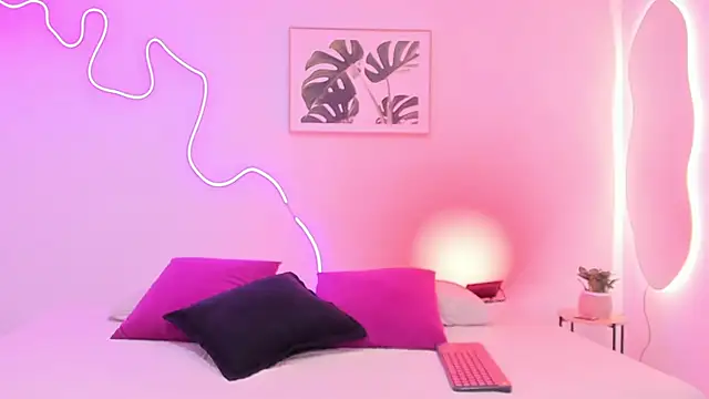 Snapshot of Cherrydollxx chatting on November 7, 2025, 12:05 pm Cherrydollxx online show from November 7, 2025, 12:05 pm