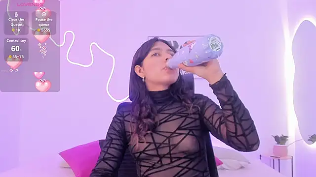 Snapshot of Cherrydollxx chatting on November 22, 2025, 11:42 am Cherrydollxx online show from November 22, 2025, 11:42 am