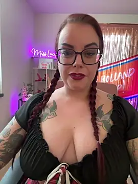 Snapshot of Miss_Lucifer6 chatting on June 14, 2026, 1:13 pm Miss Lucifer6 online show from June 14, 2026, 1:13 pm