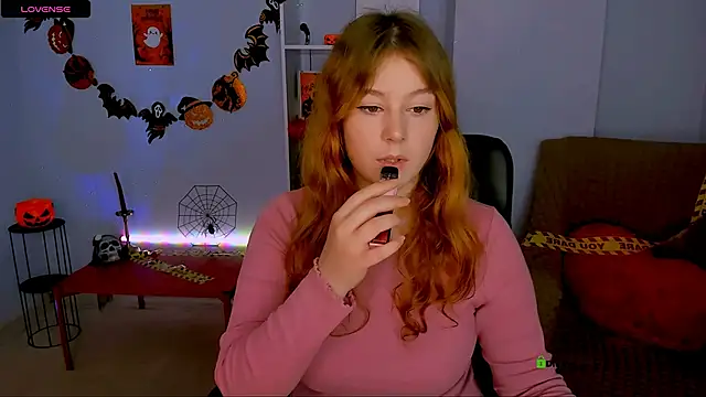 Snapshot of lola_sun12 chatting on October 28, 2025, 8:22 pm lola sun12 online show from October 28, 2025, 8:22 pm