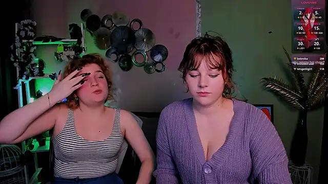 Snapshot of lola_sun12 chatting on December 17, 2025, 9:10 pm lola sun12 online show from December 17, 2025, 9:10 pm