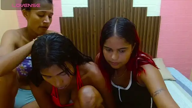 Snapshot of Lulu_James chatting on October 9, 2025, 5:44 pm Lulu James online show from October 9, 2025, 5:44 pm