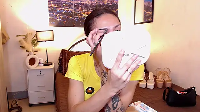 WILDROXIE online show from September 8, 2025, 10:42 pm