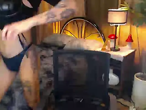 WILDROXIE online show from September 18, 2025, 10:34 pm