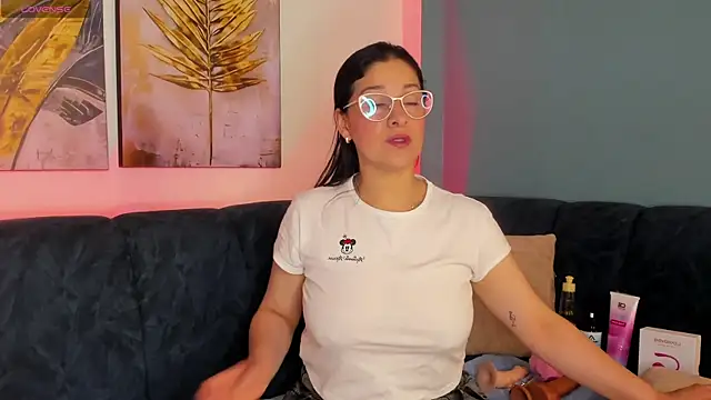 Snapshot of Alana_steel_1 chatting on November 30, 2025, 12:09 pm Alana steel 1 online show from November 30, 2025, 12:09 pm