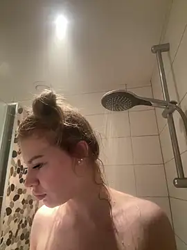 Snapshot of Chloemillerrxx chatting on November 26, 2025, 12:28 pm Chloemillerrxx online show from November 26, 2025, 12:28 pm