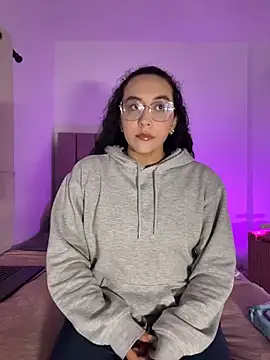 alehia cute online show from May 22, 2026, 11:32 pm