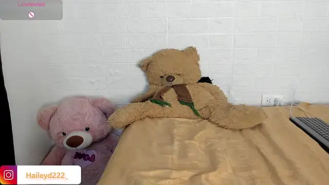 Snapshot of HaileyDuke chatting on June 25, 2026, 5:12 am HaileyDuke online show from June 25, 2026, 5:12 am