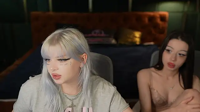 Snapshot of Naomi_054 chatting on November 18, 2025, 3:38 pm Naomi 054 online show from November 18, 2025, 3:38 pm