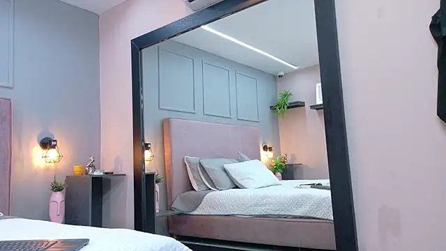 Snapshot of Camila_Hill_ chatting on March 6, 2026, 1:29 pm Camila Hill online show from March 6, 2026, 1:29 pm