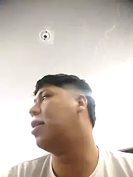 Milky lea online show from October 15, 2025, 9:15 pm