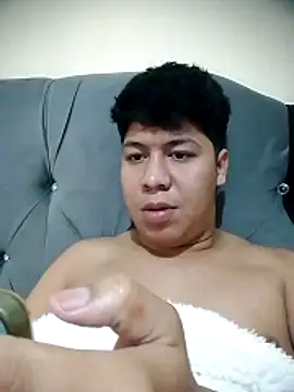 Milky lea online show from October 24, 2025, 7:10 pm