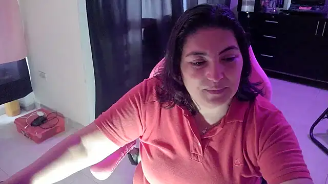 lina maria99 online show from May 5, 2026, 3:53 pm