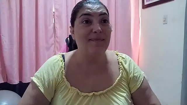 lina maria99 online show from May 27, 2026, 11:51 am