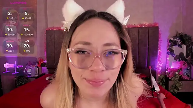 LanaMills  online show from July 17, 2026, 4:30 am