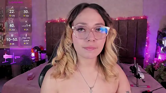 LanaMills  online show from July 23, 2026, 4:10 am