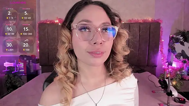 LanaMills  online show from July 24, 2026, 4:10 am