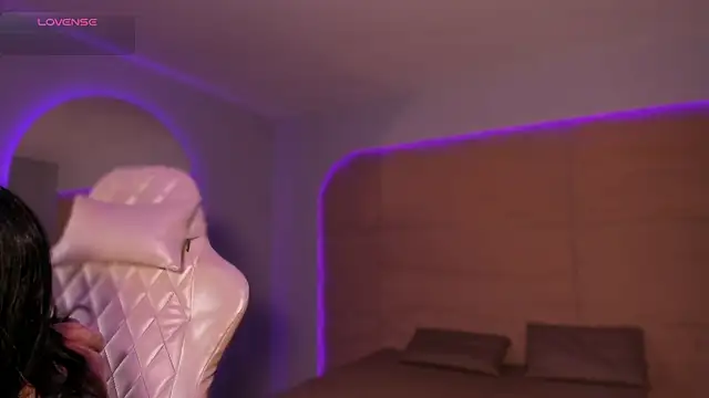 HannahMontgomery online show from December 4, 2025, 4:16 pm