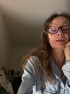 Chris06d22xh online show from September 17, 2025, 6:53 pm