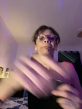 Chris06d22xh online show from July 2, 2026, 8:48 pm
