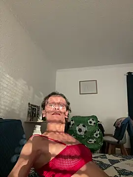 Chris06d22xh online show from July 5, 2026, 6:37 pm