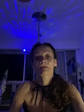 Chris06d22xh online show from July 24, 2026, 9:57 pm